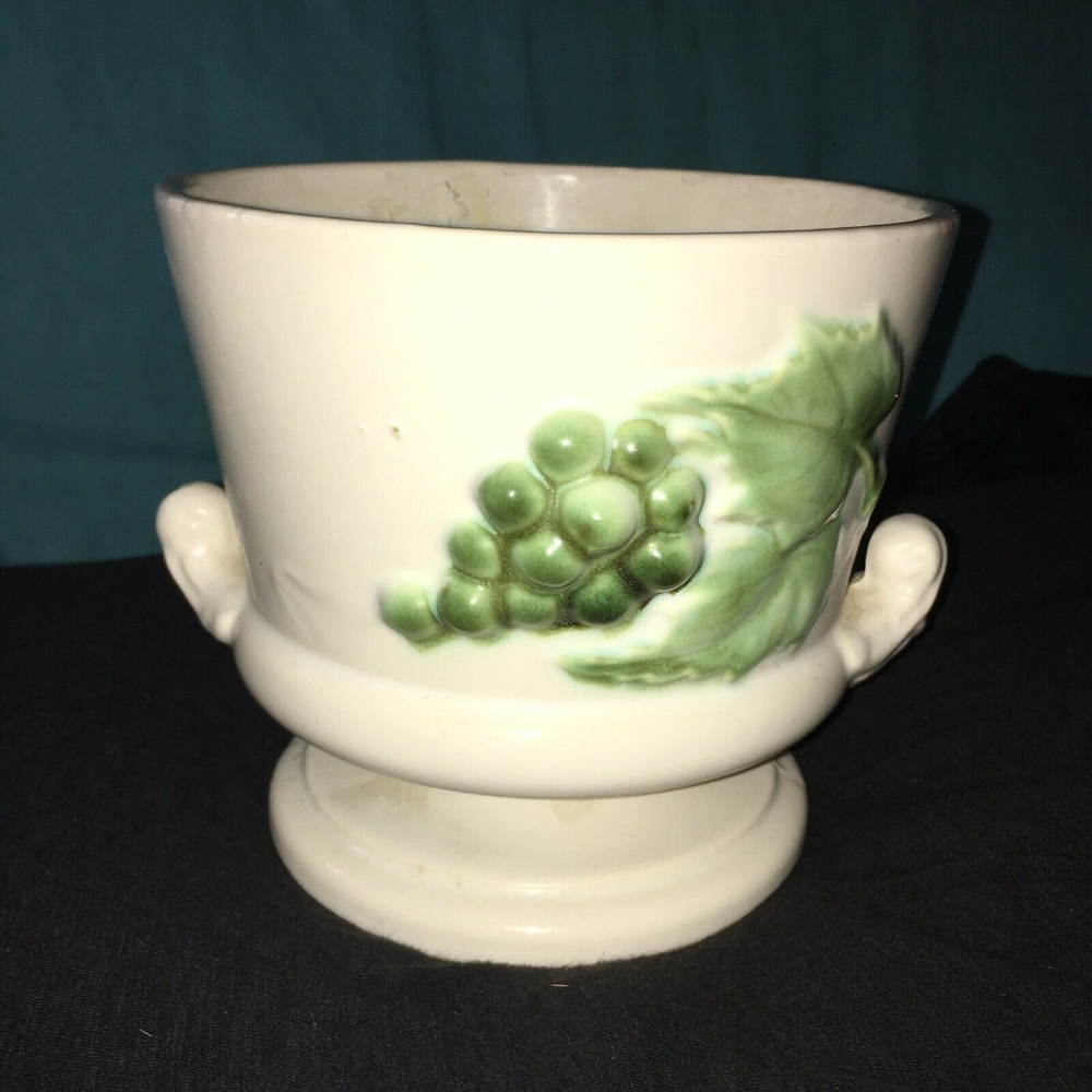 Hull Porcelain Green Grape Bunch White Urn Planter